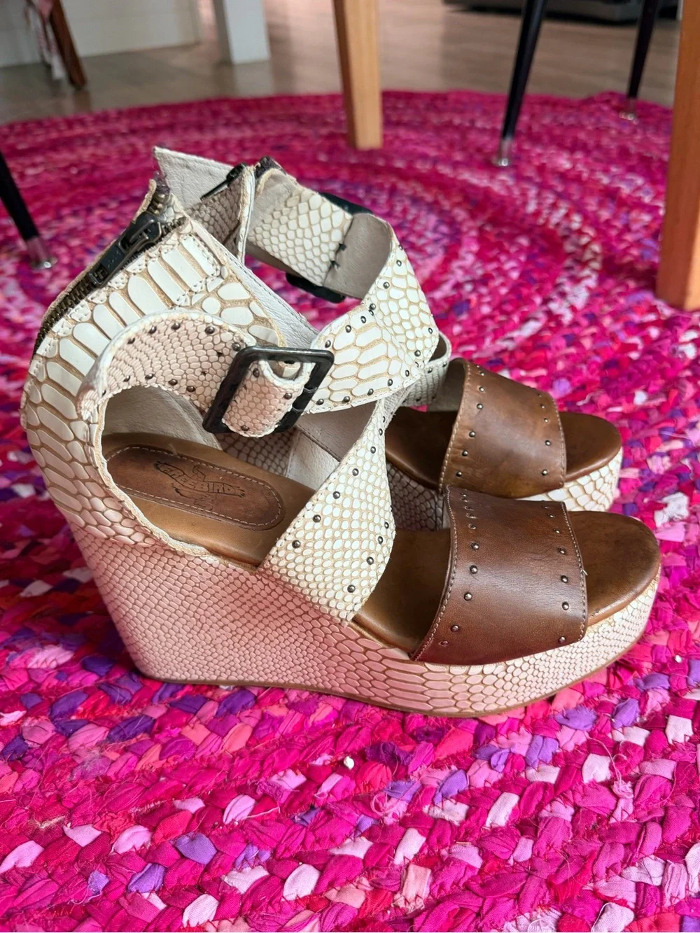 Freebird by Steven Cream Snake-Print and Brown Wedge Sandals Excellent pre-owned